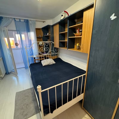 Rent of a furnished 3-room apartment, 80 m², with a sea view, Faleza Nord, Constanța, Romania